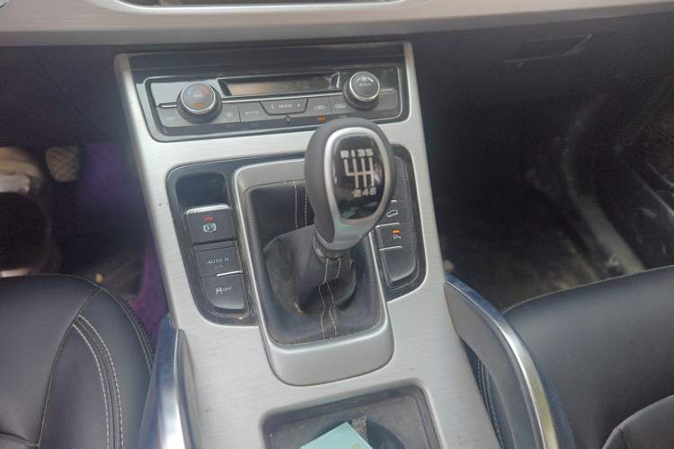 Used Geely Auto Emgrand X7 Sport 2016 2.0L Manual ZhiShang Version Gear Lever