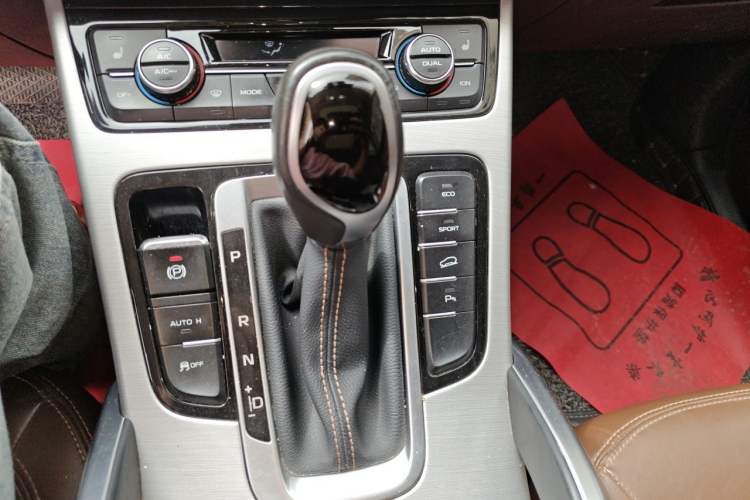 Used Geely Auto Emgrand X7 Sport 2016 1.8TD Automatic ZhiZun Version Gear Lever