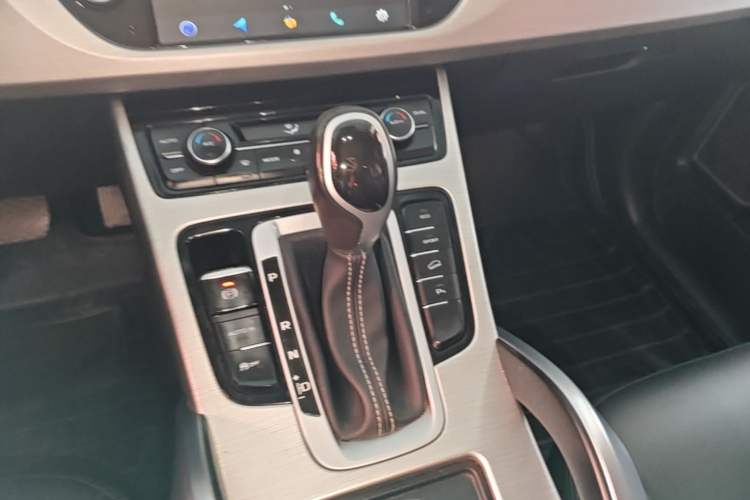 Used Geely Auto Emgrand X7 Sport 2016 1.8TD Automatic Smart Connectivity Version Gear Lever