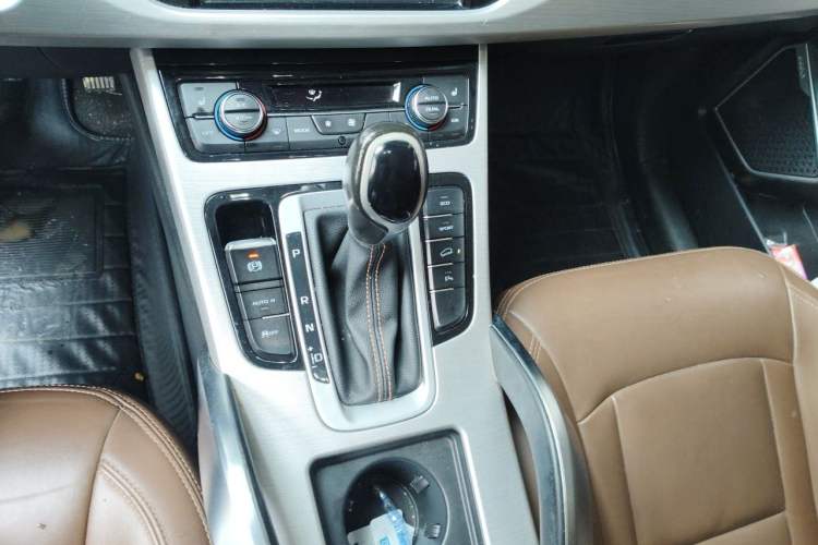 Used Geely Auto Emgrand X7 Sport 2016 1.8TD Automatic ZhiZun Version Gear Lever