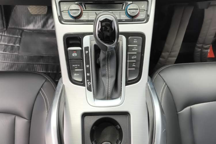 Used Geely Auto Emgrand X7 Sport 2016 1.8TD Automatic Smart Model Gear Lever