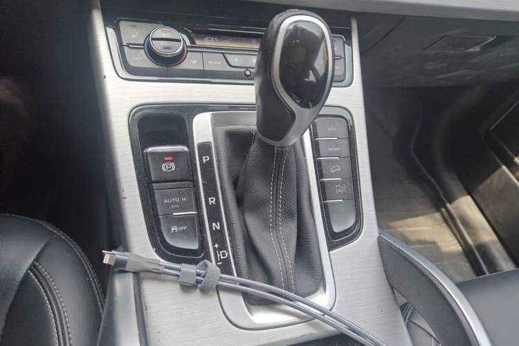 Used Geely Auto Emgrand X7 Sport 2016 1.8TD Automatic Smart Model Gear Lever