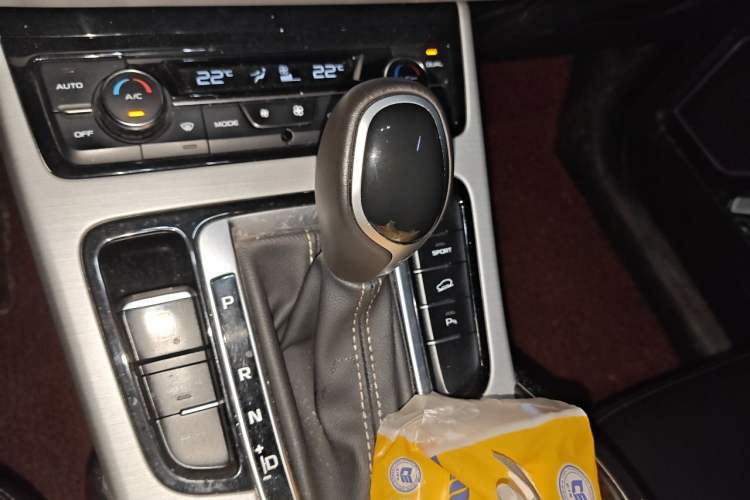 Used Geely Auto Emgrand X7 Sport 2016 1.8TD Automatic ZhiShang Model Gear Lever