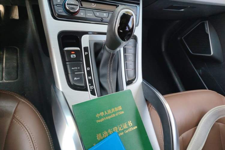 Used Geely Auto Emgrand X7 Sport 2016 1.8TD Automatic ZhiZun Version Gear Lever