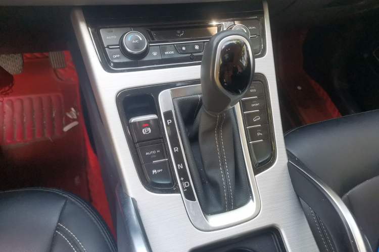 Used Geely Auto Emgrand X7 Sport 2016 1.8TD Automatic ZhiShang Model Gear Lever