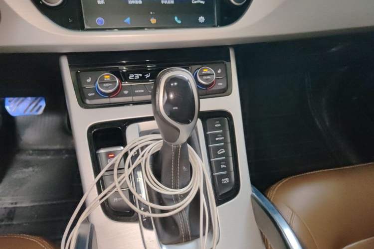 Used Geely Auto Emgrand X7 Sport 2016 1.8TD Automatic All-Wheel-Drive ZhiZun Edition Gear Lever