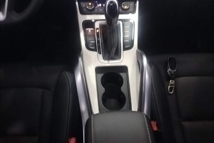 Used Geely Auto Emgrand X7 Sport 2016 1.8TD Automatic ZhiShang Model Gear Lever