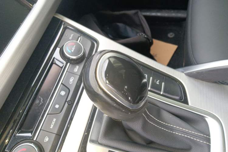 Used Geely Auto Emgrand X7 Sport 2016 1.8TD Automatic ZhiShang Model Gear Lever