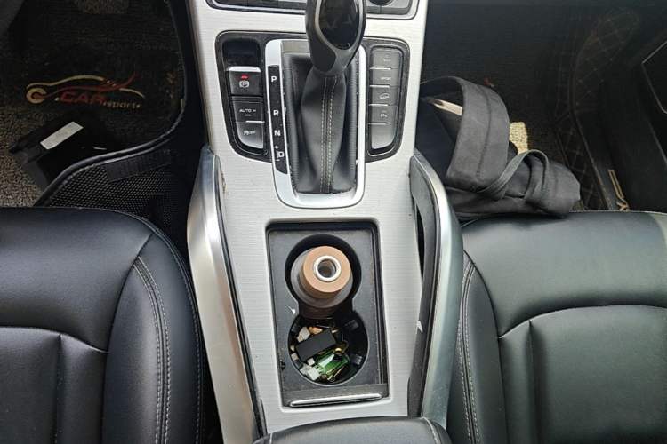Used Geely Auto Emgrand X7 Sport 2016 1.8TD Automatic Smart Connectivity Version Gear Lever