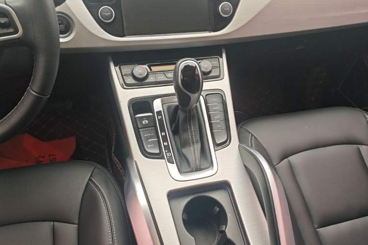 Used Geely Auto Emgrand X7 Sport 2016 1.8TD Automatic Smart Connectivity Version Gear Lever