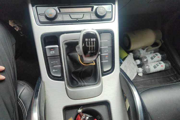Used Geely Auto Emgrand X7 Sport 2016 2.0L Manual ZhiShang Version Gear Lever