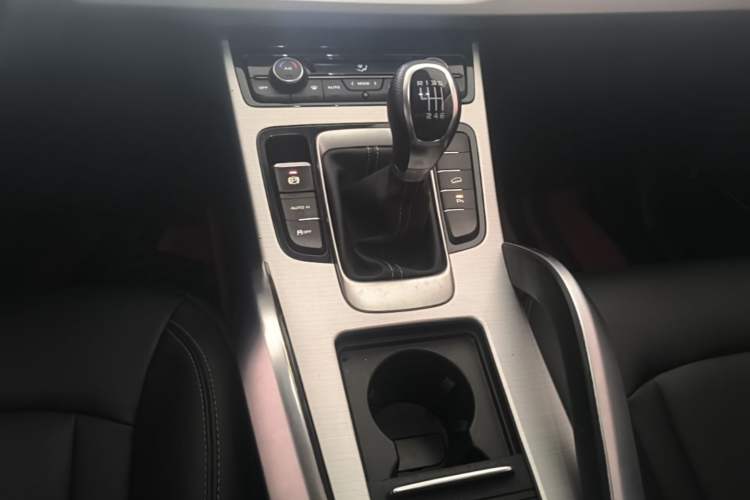 Used Geely Auto Emgrand X7 Sport 2016 2.0L Manual ZhiShang Version Gear Lever