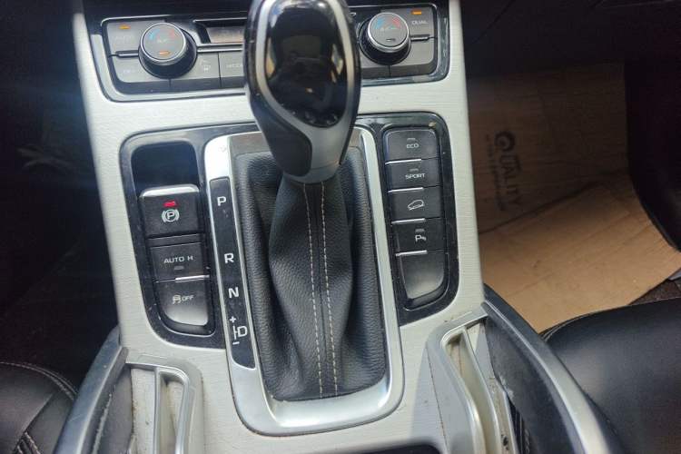 Used Geely Auto Emgrand X7 Sport 2016 1.8TD Automatic Smart Connectivity Version Gear Lever