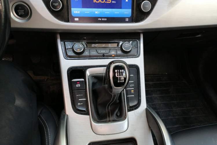 Used Geely Auto Emgrand X7 Sport 2016 2.0L Manual ZhiShang Version Gear Lever