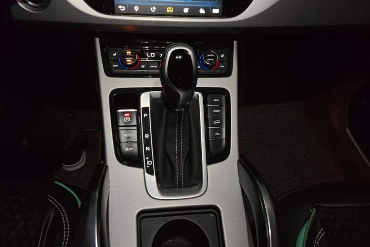 Used Geely Auto Emgrand X7 Sport 2016 1.8TD Automatic Smart Model Gear Lever