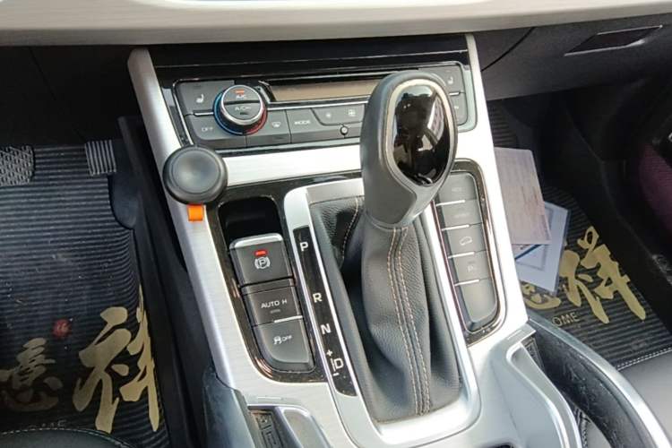 Used Geely Auto Emgrand X7 Sport 2016 1.8TD Automatic Smart Model Gear Lever