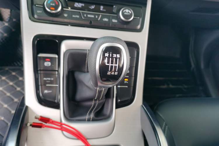 Used Geely Auto Emgrand X7 Sport 2016 2.0L Manual Smart Connect Version Gear Lever