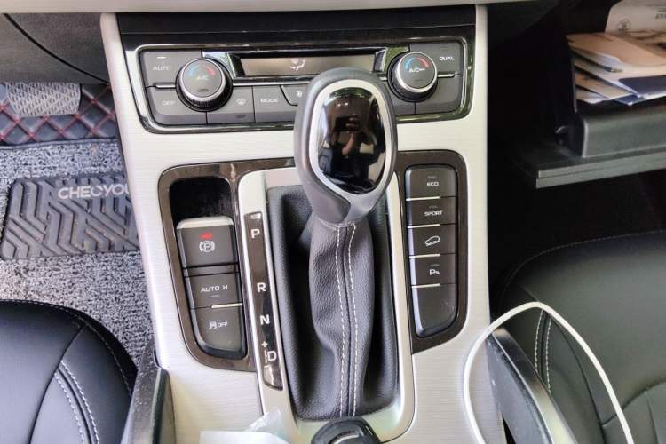 Used Geely Auto Emgrand X7 Sport 2016 1.8TD Automatic ZhiShang Model Gear Lever
