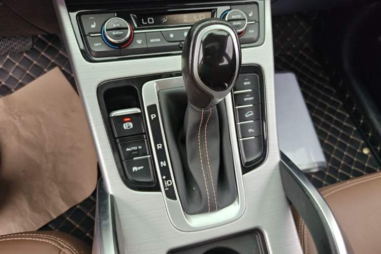 Used Geely Auto Emgrand X7 Sport 2016 1.8TD Automatic ZhiZun Version Gear Lever