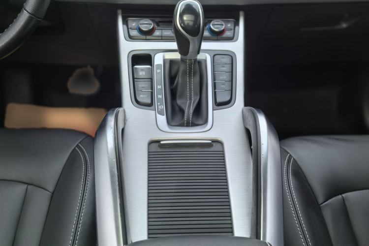 Used Geely Auto Emgrand X7 Sport 2016 1.8TD Automatic Smart Model Gear Lever
