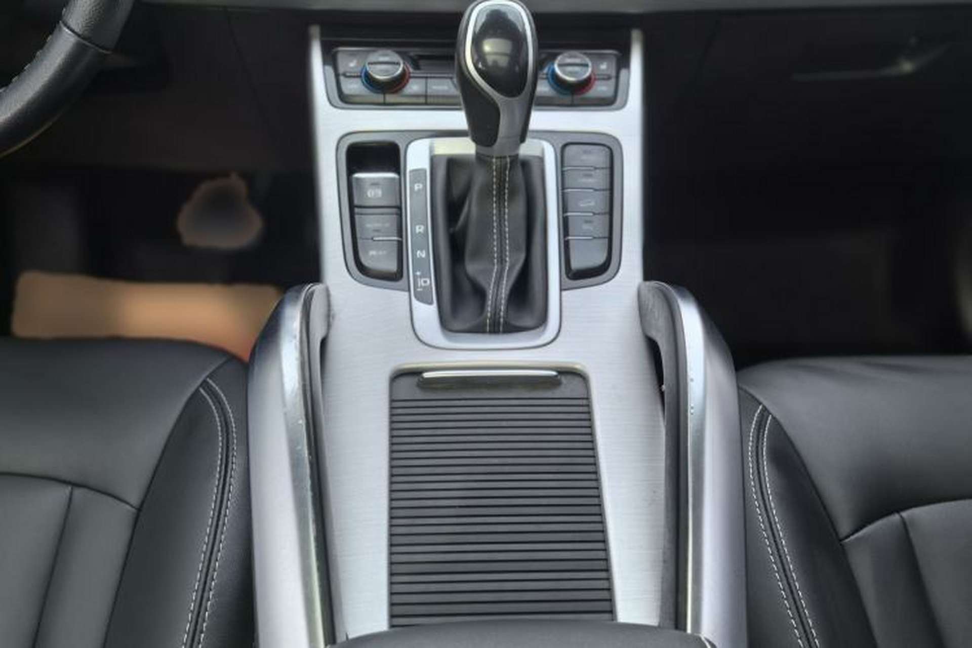 Used Geely Auto Emgrand X7 Sport 2016 1.8TD Automatic Smart Model Gear Lever