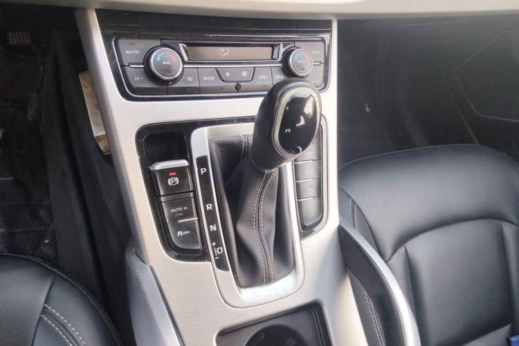 Used Geely Auto Emgrand X7 Sport 2016 1.8TD Automatic ZhiShang Model Gear Lever