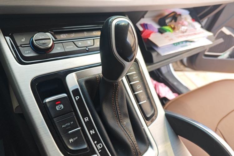 Used Geely Auto Emgrand X7 Sport 2016 1.8TD Automatic ZhiZun Version Gear Lever