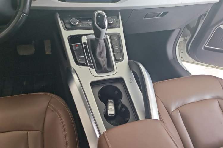 Used Geely Auto Emgrand X7 Sport 2016 1.8TD Automatic ZhiZun Version Gear Lever
