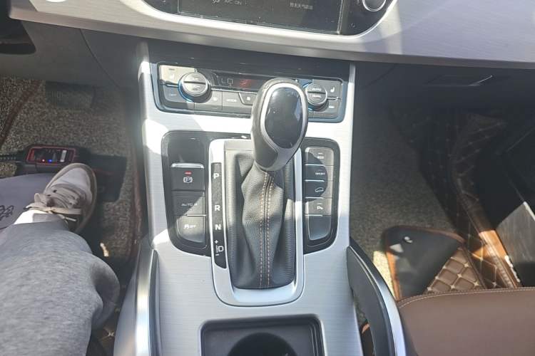 Used Geely Auto Emgrand X7 Sport 2016 1.8TD Automatic ZhiZun Version Gear Lever