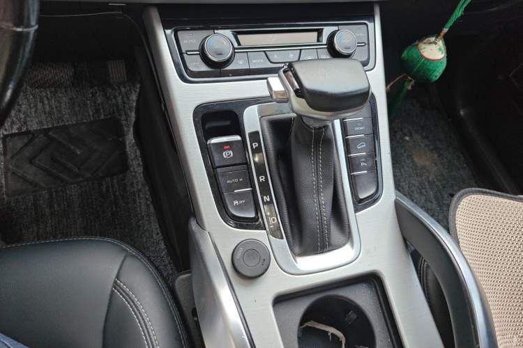 Used Geely Auto Emgrand X7 Sport 2016 1.8TD Automatic ZhiShang Model Gear Lever