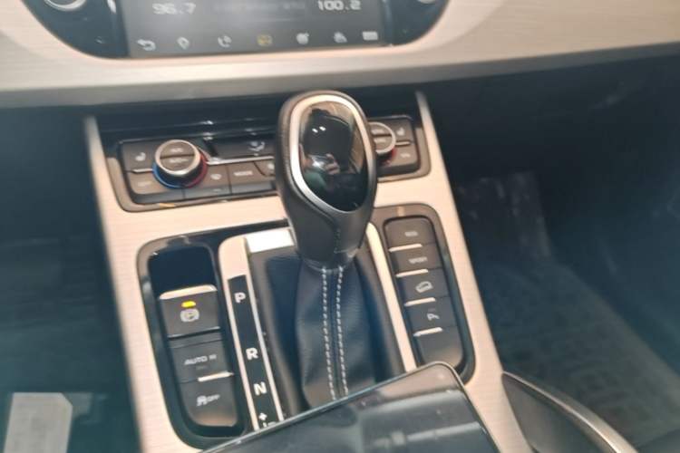 Used Geely Auto Emgrand X7 Sport 2016 1.8TD Automatic Smart Model Gear Lever