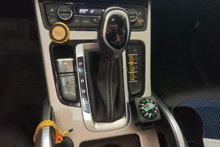 Used Geely Auto Emgrand X7 Sport 2016 1.8TD Automatic Smart Model Gear Lever