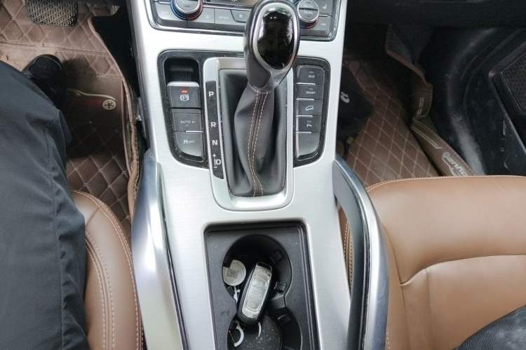 Used Geely Auto Emgrand X7 Sport 2016 1.8TD Automatic ZhiZun Version Gear Lever