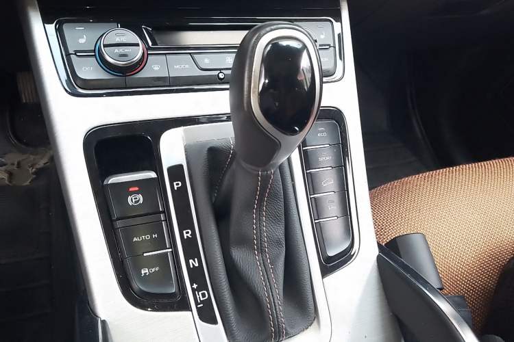 Used Geely Auto Emgrand X7 Sport 2016 1.8TD Automatic ZhiZun Version Gear Lever