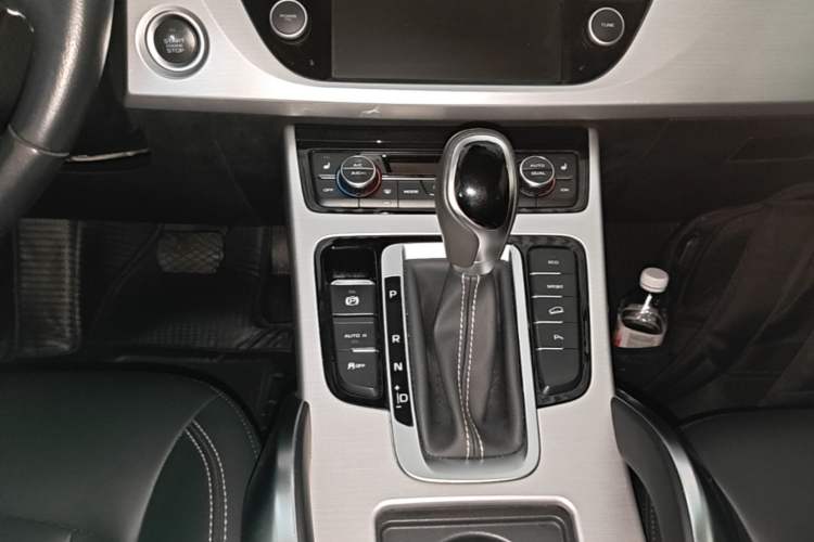 Used Geely Auto Emgrand X7 Sport 2016 1.8TD Automatic Smart Model Gear Lever