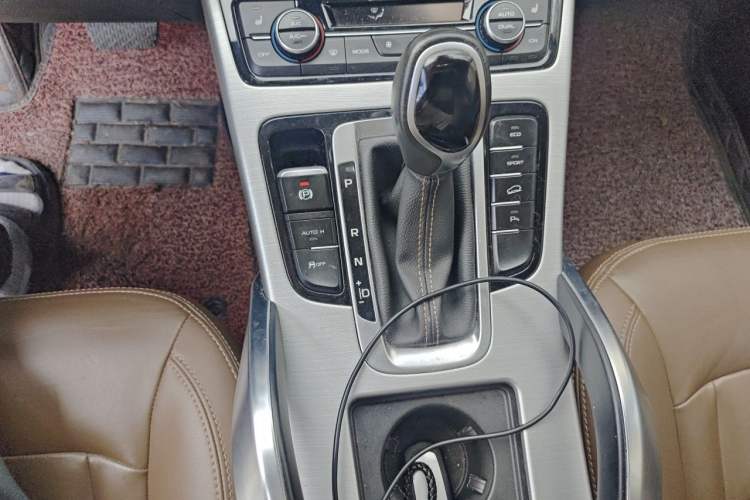 Used Geely Auto Emgrand X7 Sport 2016 1.8TD Automatic ZhiZun Version Gear Lever