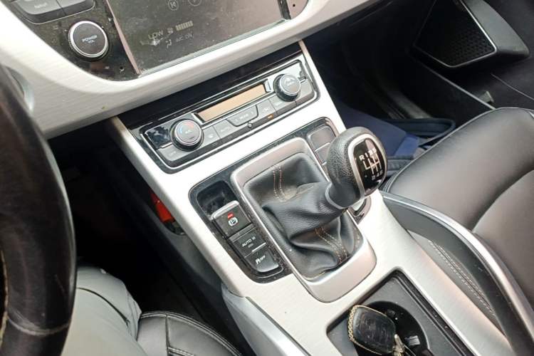 Used Geely Auto Emgrand X7 Sport 2016 2.0L Manual Smart Connect Version Gear Lever