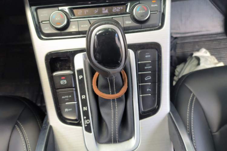 Used Geely Auto Emgrand X7 Sport 2016 1.8TD Automatic ZhiShang Model Gear Lever