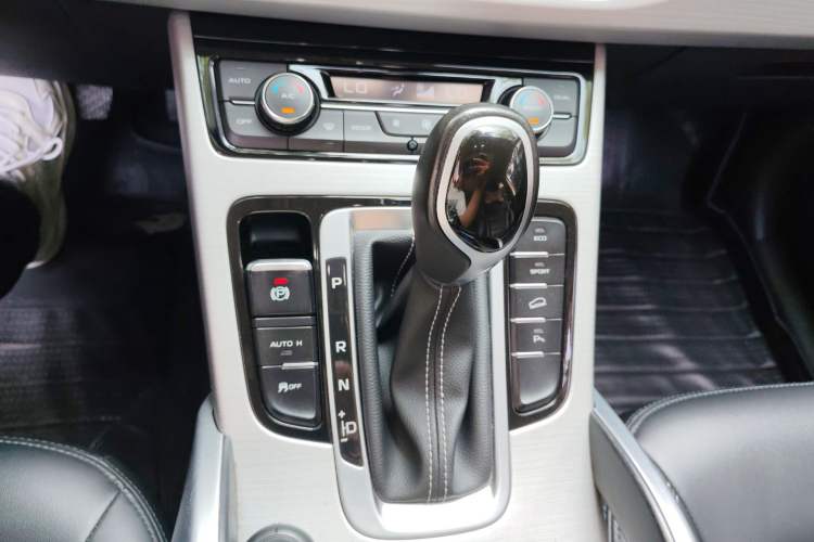 Used Geely Auto Emgrand X7 Sport 2016 1.8TD Automatic ZhiShang Model Gear Lever