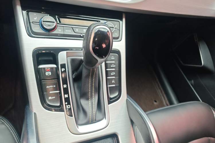 Used Geely Auto Emgrand X7 Sport 2016 1.8TD Automatic Smart Model Gear Lever