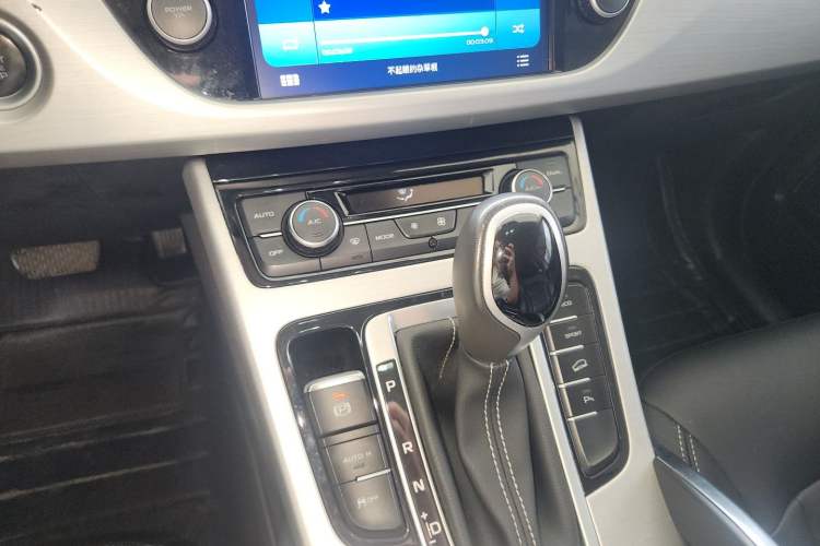 Used Geely Auto Emgrand X7 Sport 2016 1.8TD Automatic ZhiShang Model Gear Lever