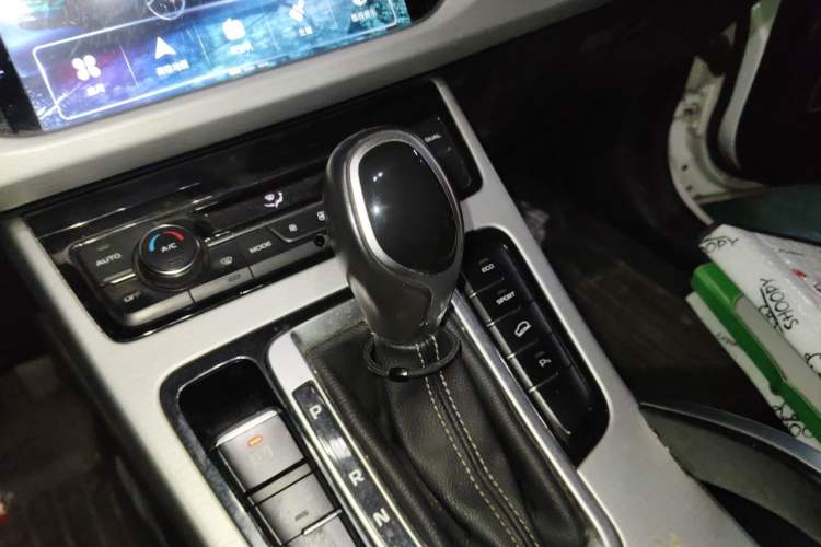 Used Geely Auto Emgrand X7 Sport 2016 1.8TD Automatic ZhiShang Model Gear Lever