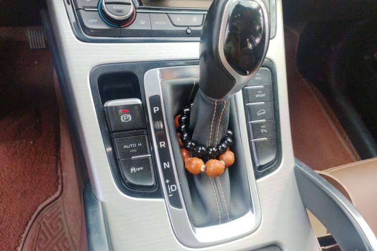 Used Geely Auto Emgrand X7 Sport 2016 1.8TD Automatic ZhiZun Version Gear Lever