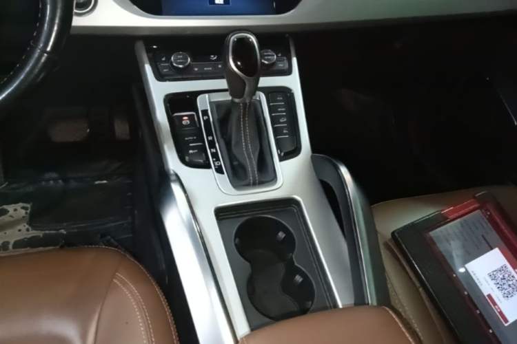 Used Geely Auto Emgrand X7 Sport 2016 1.8TD Automatic ZhiZun Version Gear Lever