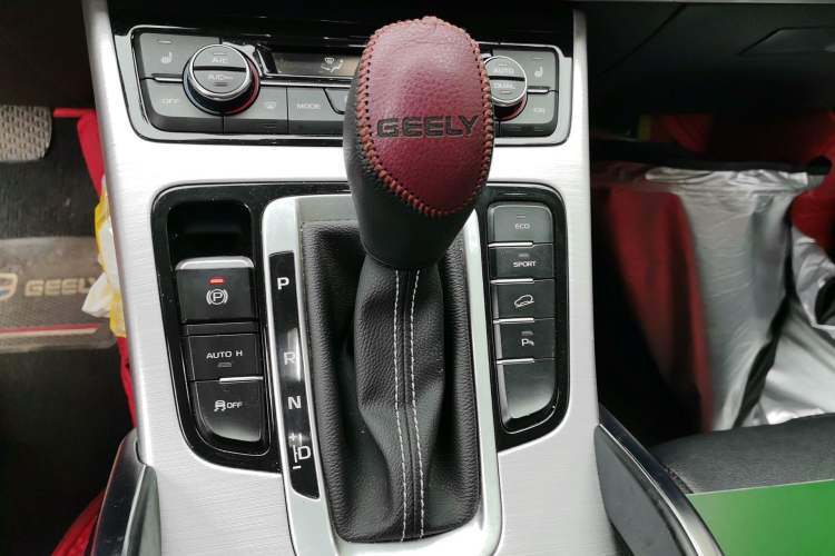 Used Geely Auto Emgrand X7 Sport 2016 1.8TD Automatic Smart Model Gear Lever