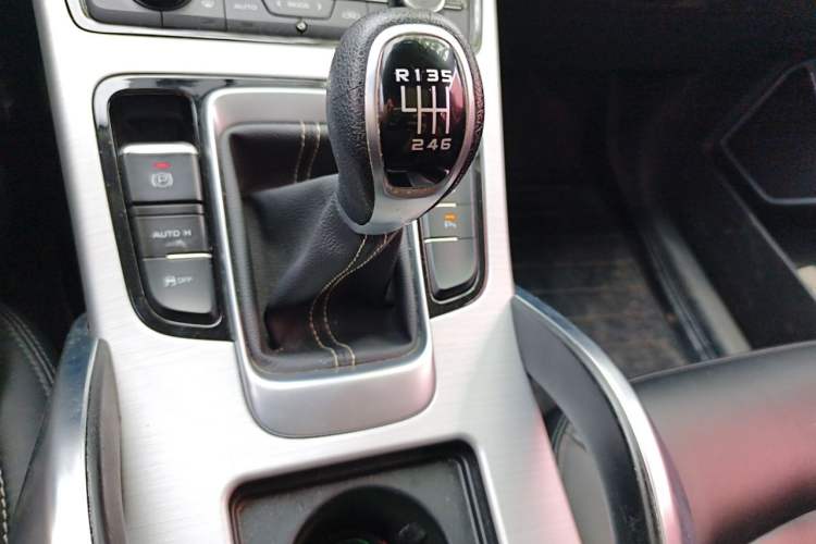 Used Geely Auto Emgrand X7 Sport 2016 2.0L Manual ZhiShang Version Gear Lever