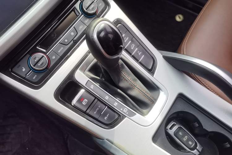 Used Geely Auto Emgrand X7 Sport 2016 1.8TD Automatic ZhiZun Version Gear Lever