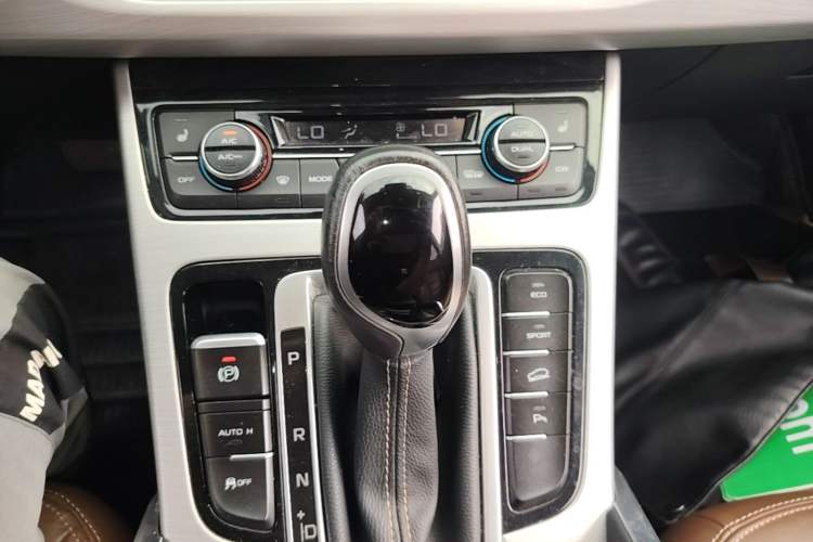 Used Geely Auto Emgrand X7 Sport 2016 1.8TD Automatic ZhiZun Version Gear Lever