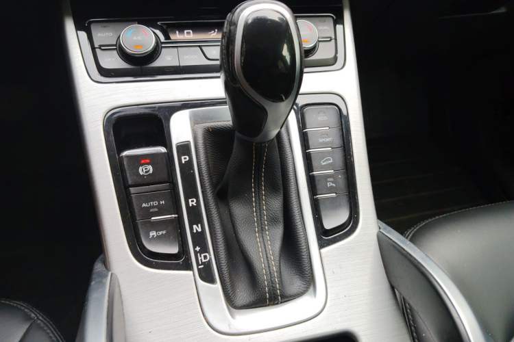 Used Geely Auto Emgrand X7 Sport 2016 1.8TD Automatic ZhiShang Model Gear Lever