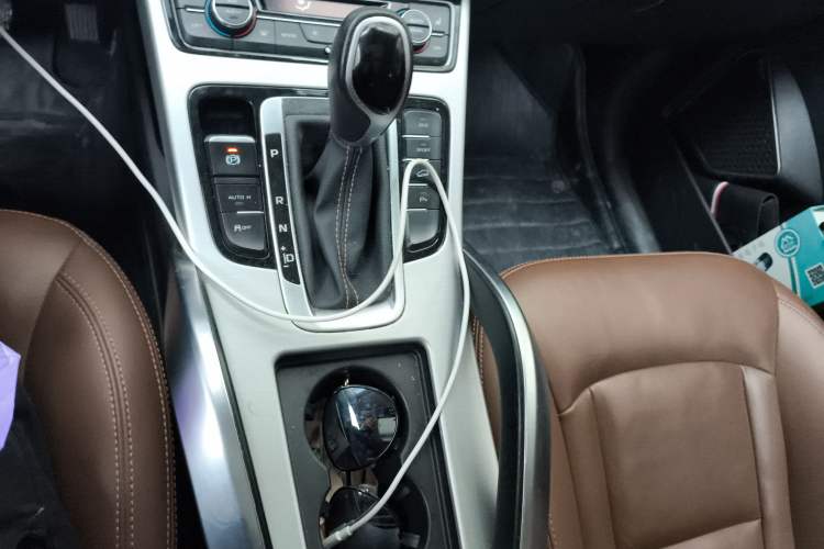 Used Geely Auto Emgrand X7 Sport 2016 1.8TD Automatic ZhiZun Version Gear Lever